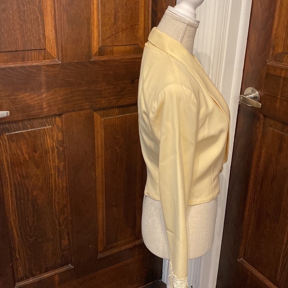 T. Edwards Vintage yellow short waisted jacket. - Picture 7 of 9